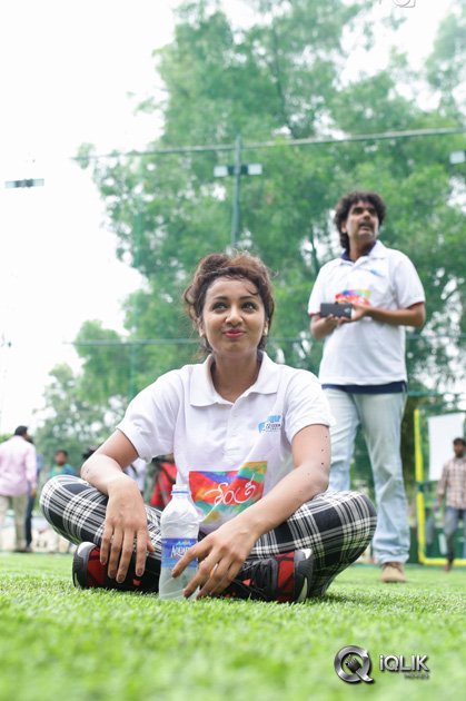 Kerintha-Movie-Team-At-Bubble-Soccer-Event